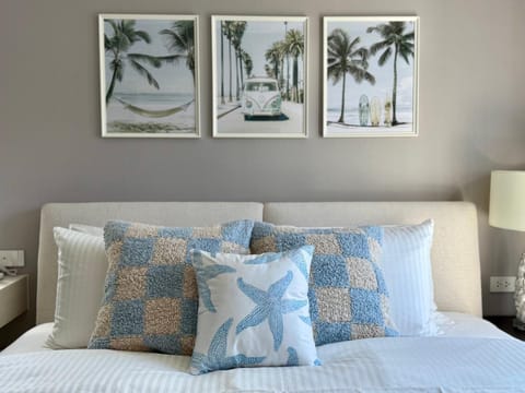 Photo of the whole room, Decorative detail, Bedroom