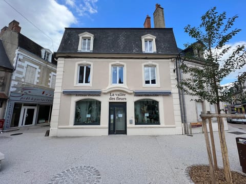 Property building, Facade/entrance