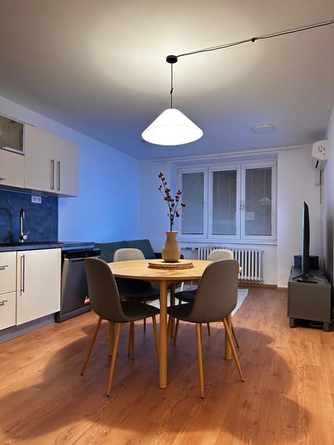 Kitchen or kitchenette, Living room, Dining area