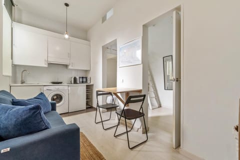 Kitchen or kitchenette, Living room, Dining area