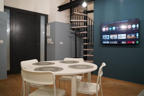 TV and multimedia, Living room, Dining area