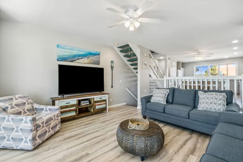 Sunlit Paradise in Amelia Island - 3BR Beachfront Home House in Fernandina Beach