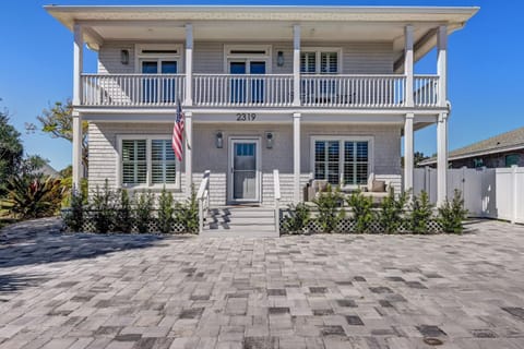 Private Pool and Hot Tub - Fernandina Beach Retreat House in Fernandina Beach