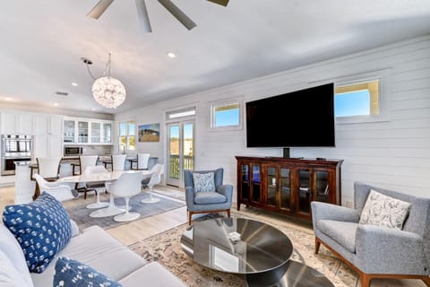 Private Pool and Hot Tub - Fernandina Beach Retreat House in Fernandina Beach