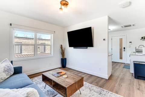 1 Mi to Kentucky Bourbon Trail! Louisville Condo Apartment in Louisville