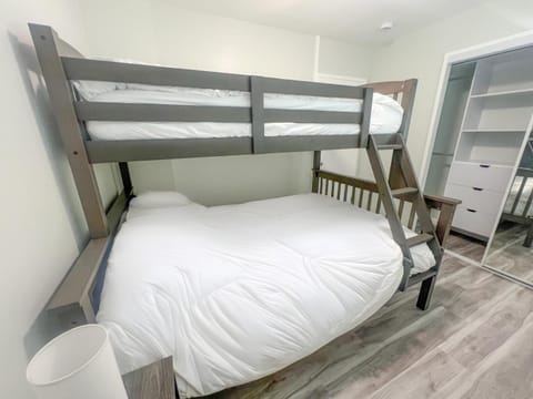 Impeccably Renovated Oasis in Honolulu apts Apartment in McCully-Moiliili