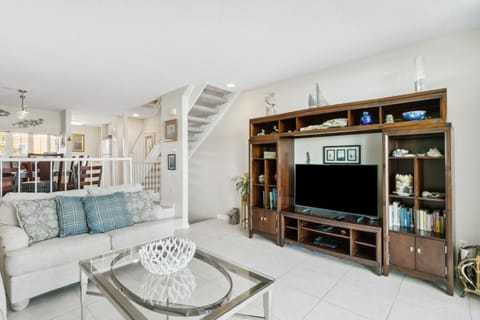 Steps to The Beach - 3BR Ocean View House in Fernandina Beach