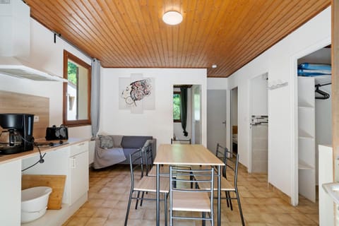Property building, Kitchen or kitchenette, Living room
