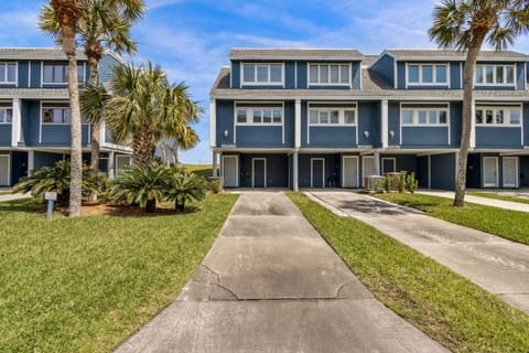 Amelia Island Beachfront Retreat - 2br - Sandpiper Loop House in Fernandina Beach