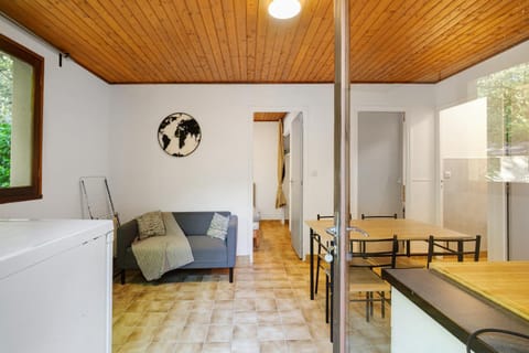 Property building, Living room, Bedroom