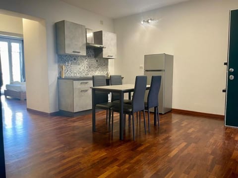 Kitchen or kitchenette, Dining area, pet friendly, stove