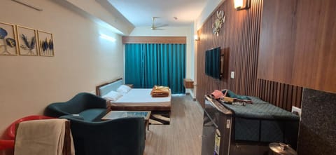 Communal lounge/ TV room, TV and multimedia, Living room