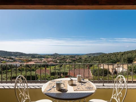 Apartment Haus mit Panoramablick in Chia in natürlicher Umgebung by Interhome Apartment in Chia