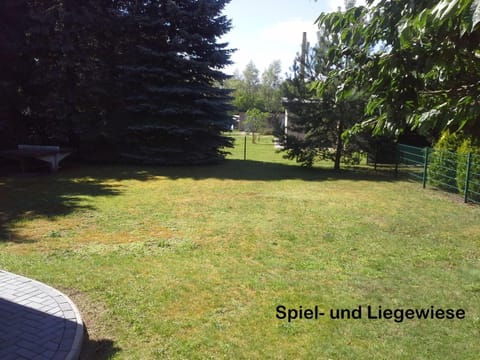 Holiday Home Kleines Ferienhaus mit Garten in Wismar by Interhome House in Wismar