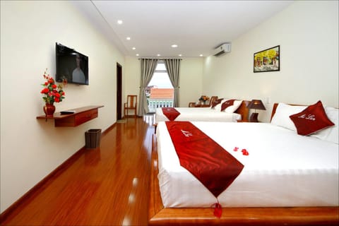 Bathroom, Balcony/Terrace, Bedroom, cot, bunk bed