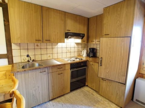 Apartment Fewo mit Blick auf die Berge by Interhome Apartment in Canton of Grisons