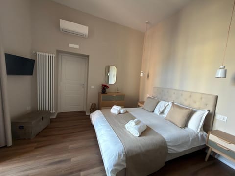 Bed, TV and multimedia, Bedroom, heating, internet, wardrobe, air conditioner