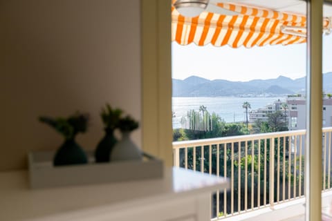 Day, Natural landscape, View (from property/room), Balcony/Terrace, Lake view, Mountain view, Sea view