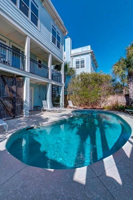 'Beach Daze'~ ELEVATOR, PRIVATE POOL, ROOF TOP WITH OCEAN VIEWS House in Isle of Palms