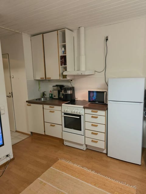 Kitchen or kitchenette, oven, stove