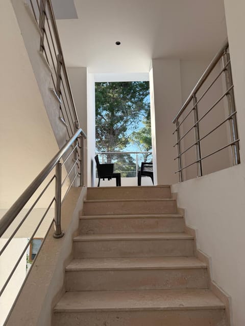 Blue Pines Villa Hotel in Vlorë