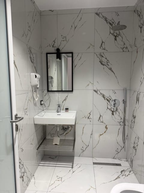 Blue Pines Villa Hotel in Vlorë