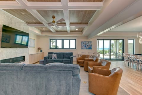 'Belle Mer'~ OCEAN FRONT, PRIVATE POOL, HOT TUB, ELEVATOR House in Isle of Palms