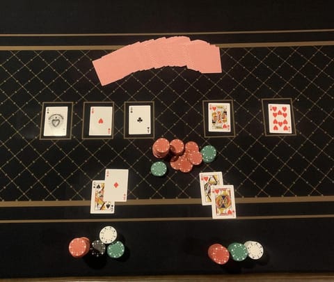 Huge Historic Home- Poker Room, 6BR 5BA, Walkable House in Louisville