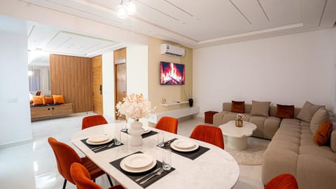 TV and multimedia, Living room, Dining area, air conditioner