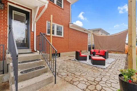 Family vacation spot Hikes Point Central location House in Louisville