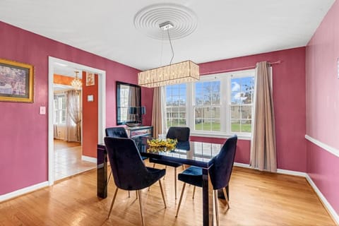 Family vacation spot Hikes Point Central location House in Louisville