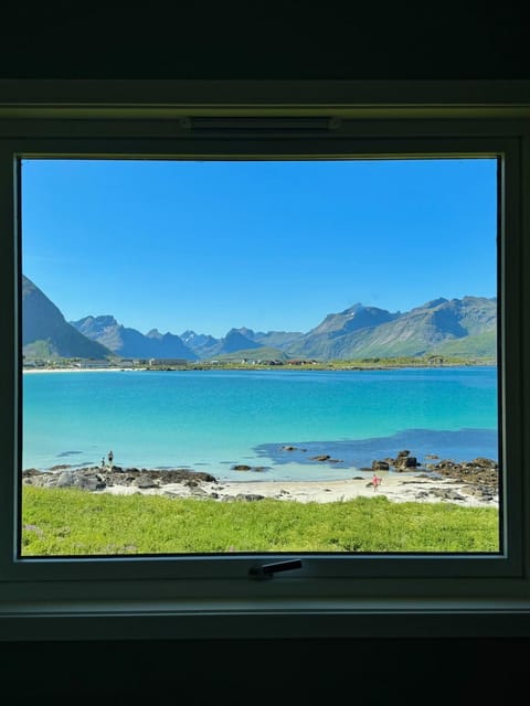 Mountain view, Sea view