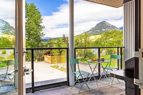 Balcony/Terrace, Mountain view