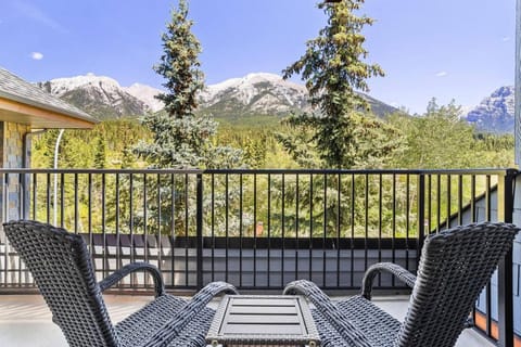 Seating area, Mountain view