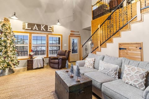 Emerald Point, Lakefront with Gorgeous Views House in Eufaula