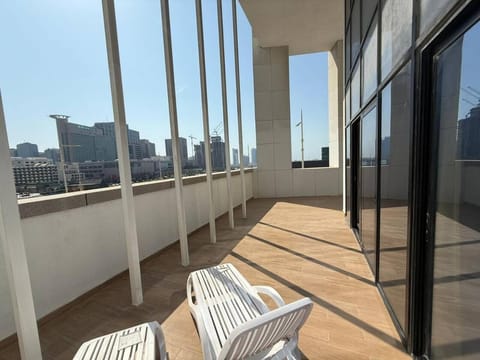 Elegant 3-Bedroom Duplex in Al Maryah Vista 1 Apartment in Abu Dhabi