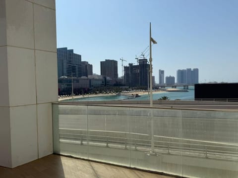 Elegant 3-Bedroom Duplex in Al Maryah Vista 1 Apartment in Abu Dhabi