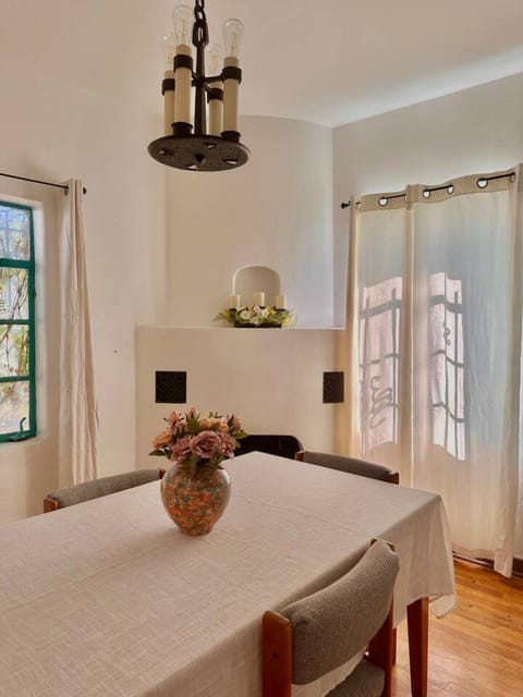 3 bed 2 bath Hacienda near Downtown and NMSU. House in Las Cruces