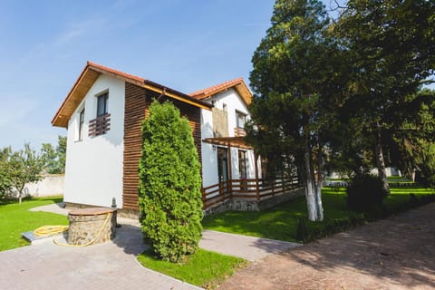 Property building, Day, Garden