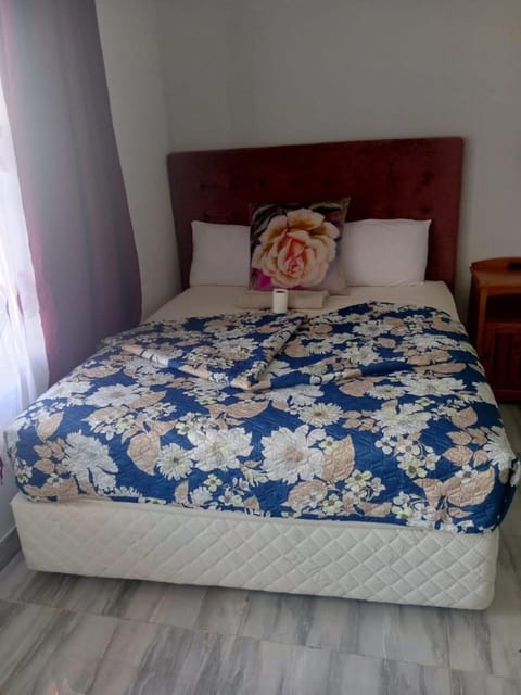 Dreamweaver guesthouse Bed and Breakfast in Cape Town