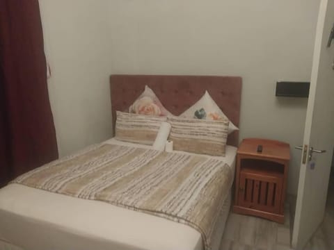 Dreamweaver guesthouse Bed and Breakfast in Cape Town