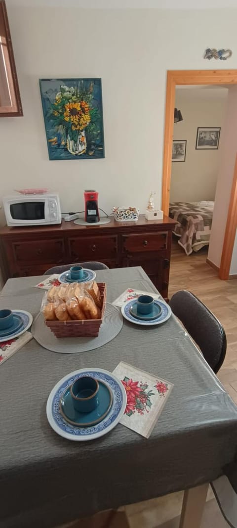 Food and drinks, Dining area