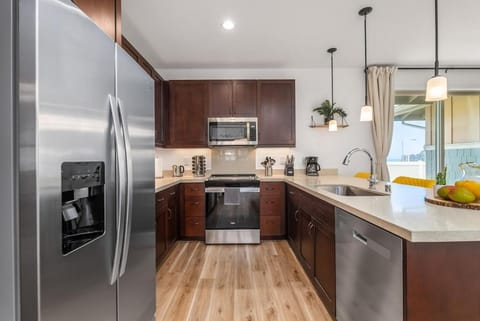 Marbella Lane - 7BR home w Mountain Ocean Views House in Makaha Valley