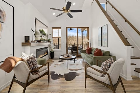 Above The Trees-Hot Tub-On MTB Trail-Unique&Luxury House in Rogers