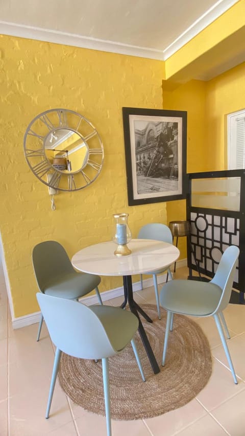 Sunlight and Seabreeze Bay Apartment Apartment in Cape Town