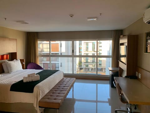Bed, TV and multimedia, Living room, Photo of the whole room, Bedroom