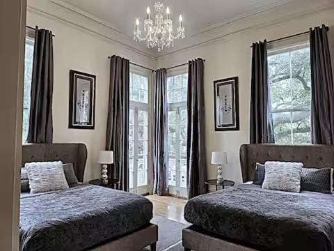 Walker Mansion on St Charles Ave - Unit 4 Apartment in Garden District