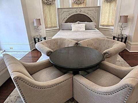 Walker Mansion on St Charles Ave - Unit 4 Apartment in Garden District