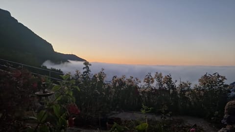 Day, Natural landscape, Mountain view, Sea view, Sunset
