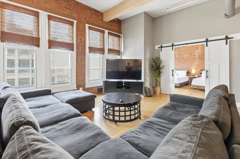 Top Floor Loft 4 Bedrooms and 2 000 sq ft House in Indianapolis